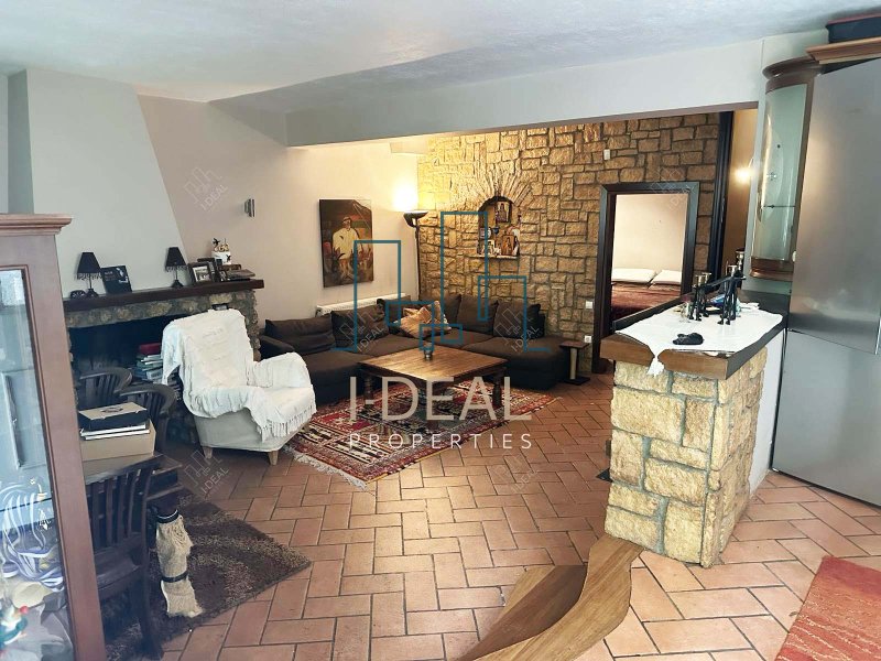Kuća sa odvojenim stanom i vrtom u Perei · fotografija 29