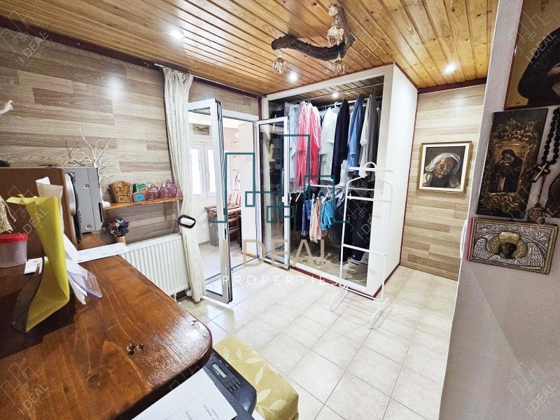 Potpuno renovirana odvojena kuća za prodaju – na zaveri | Samo 350 m od mora · fotografija 33
