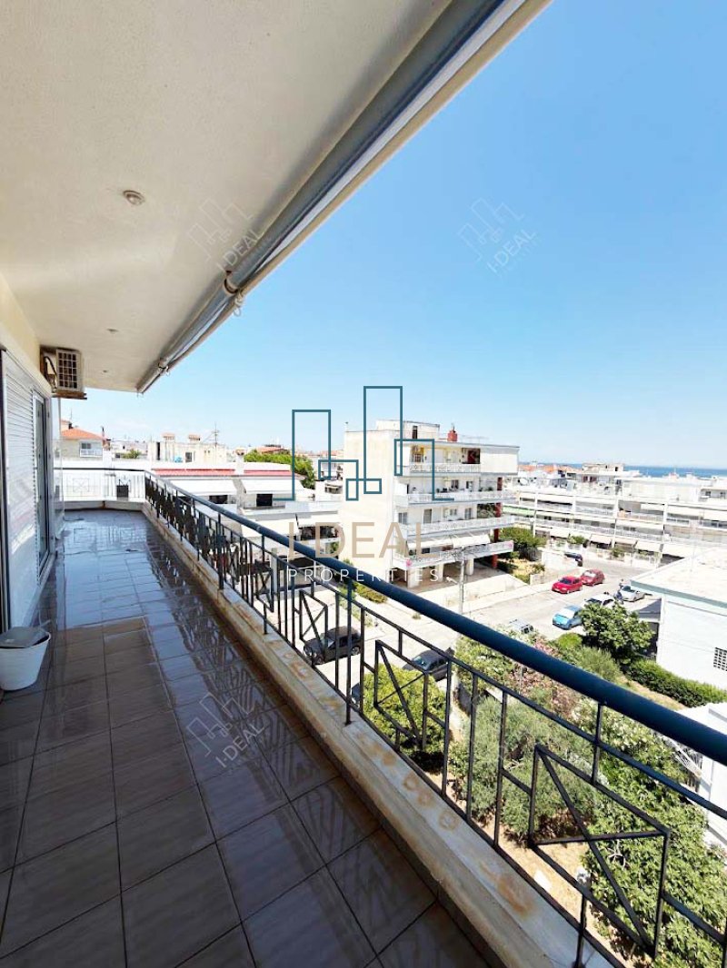 Luxus Penthouse zum Verkauf im Zentrum von Peraia mit Panoramablick auf das Meer · Foto 2
