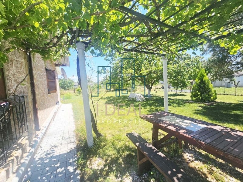 Na prodaju odvojenu kuću na parceli (parcel) · fotografija 5