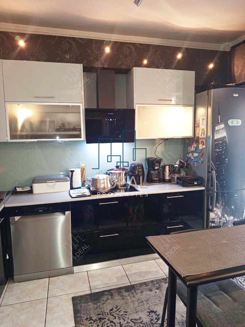 Renovirani apartman na vrhu kamile, parking i otvoren pogled – Centralna Peraija, Solunski · fotografija 12