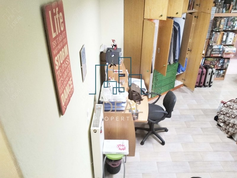 Nameštena mezoneta u centru Peraije u Perei · fotografija 27