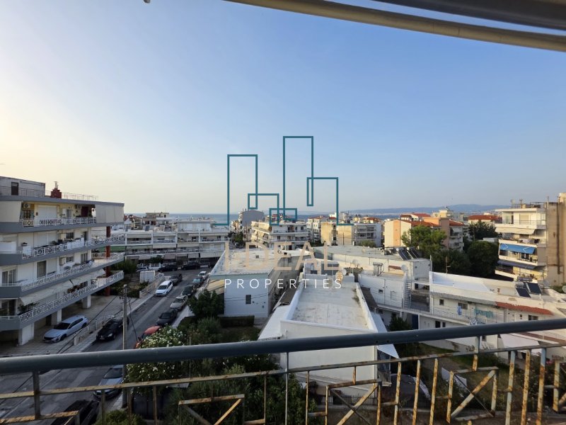 Luxus Penthouse zum Verkauf im Zentrum von Peraia mit Panoramablick auf das Meer