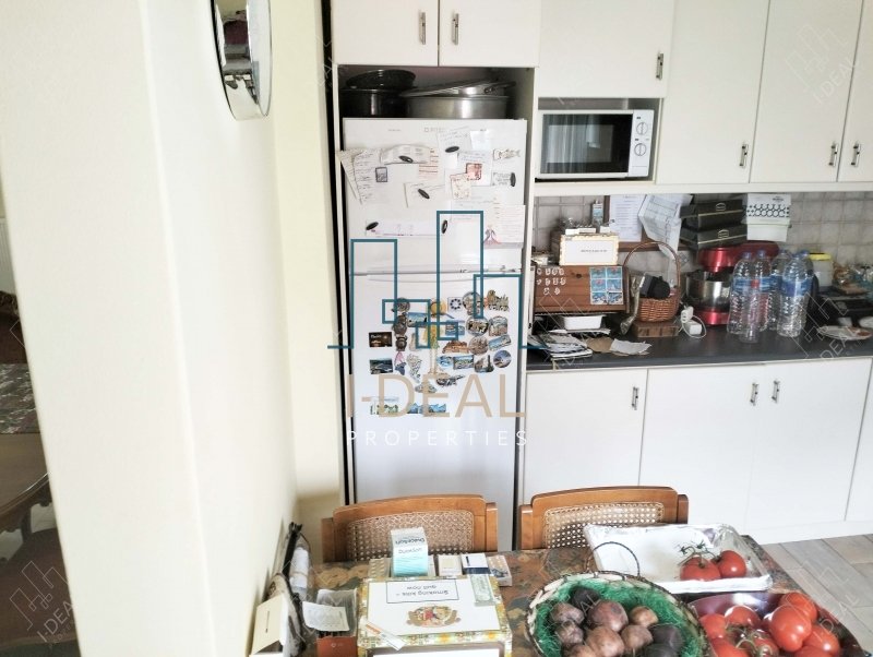 Nameštena mezoneta u centru Peraije u Perei · fotografija 6