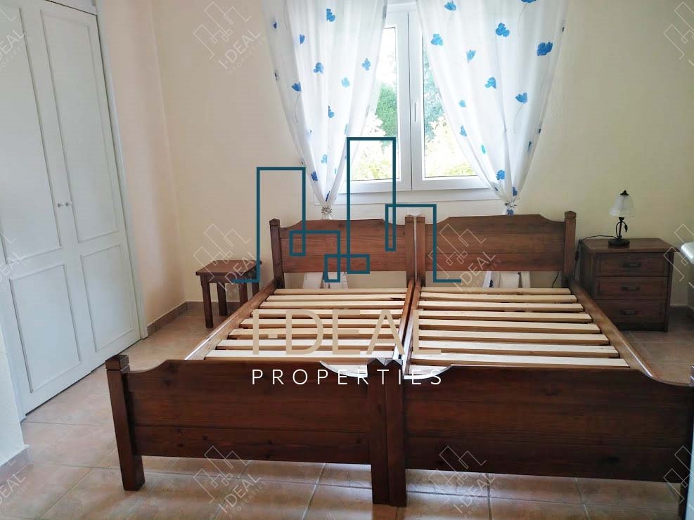 Vila sa bazenom i pogledom na more u Perei · fotografija 11
