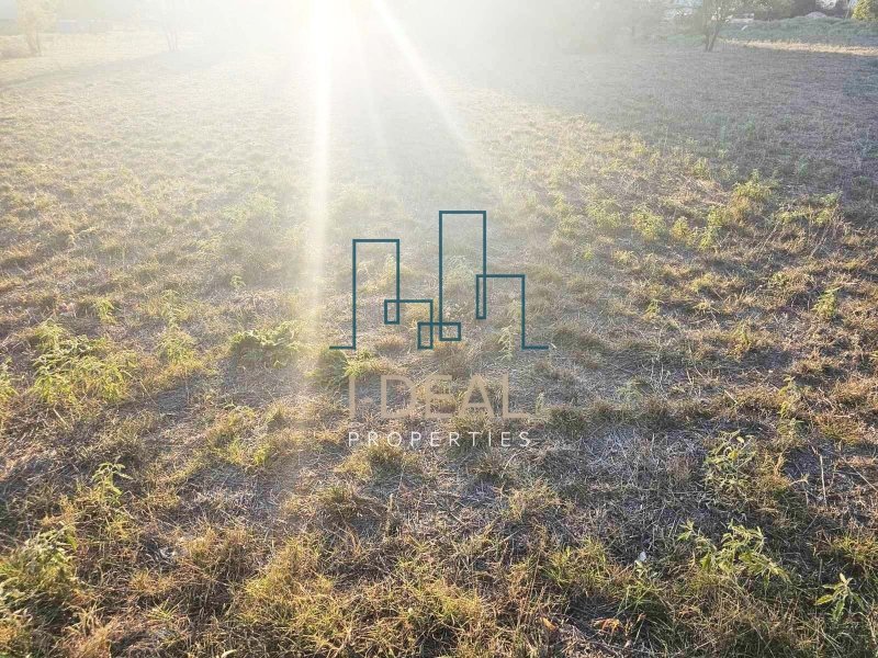 Plac zemljišta za prodaju u Ano Neasu na udaljenosti 1.5 km od centra Neasa · fotografija 2