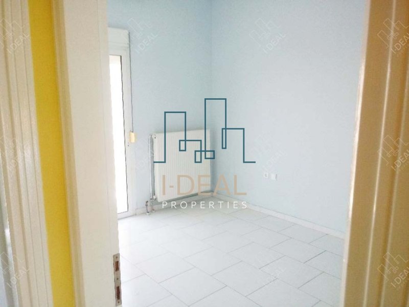 Na prodaju zgradu pored plaže Nea Epivates · fotografija 31