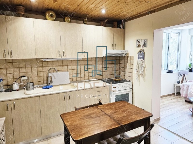 Potpuno renovirana odvojena kuća za prodaju – na zaveri | Samo 350 m od mora · fotografija 3