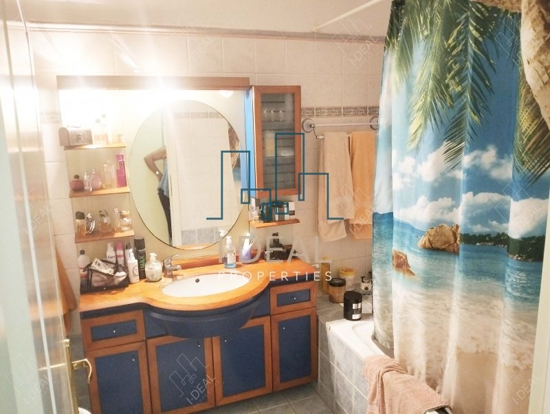 Nameštena mezoneta u centru Peraije u Perei · fotografija 11