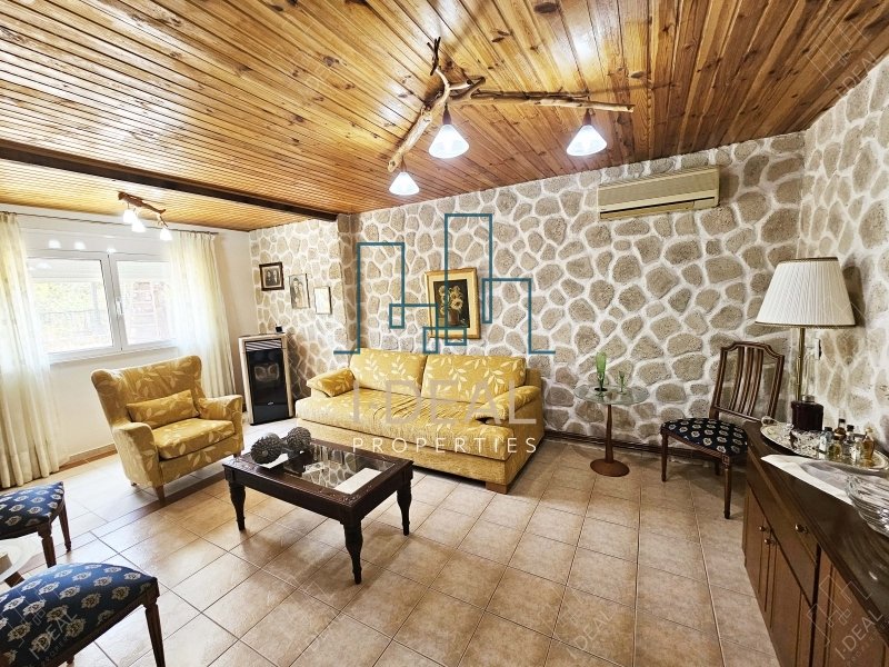 Potpuno renovirana odvojena kuća za prodaju – na zaveri | Samo 350 m od mora · fotografija 27
