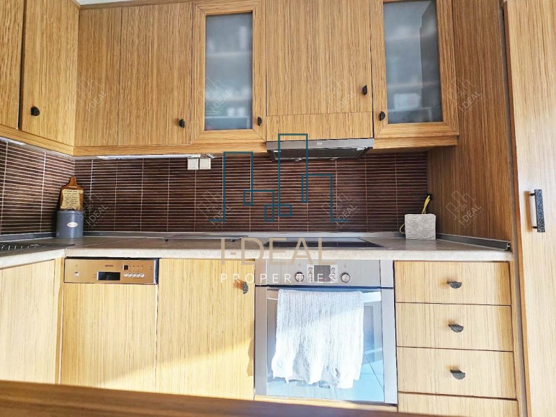 Zum Verkauf: Geräumiges Apartment mit 3 Schlafzimmern in ausgezeichnetem Zustand · Foto 8