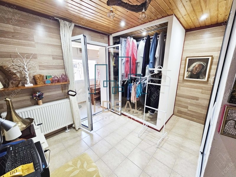 Potpuno renovirana odvojena kuća za prodaju – na zaveri | Samo 350 m od mora · fotografija 9