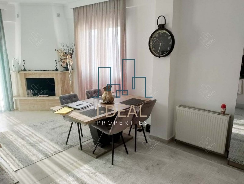 Teilung zum Verkauf in einem sehr zentralen Teil von Kato Peria, 3. Stock Penthouse mit einem schönen vi · Foto 20