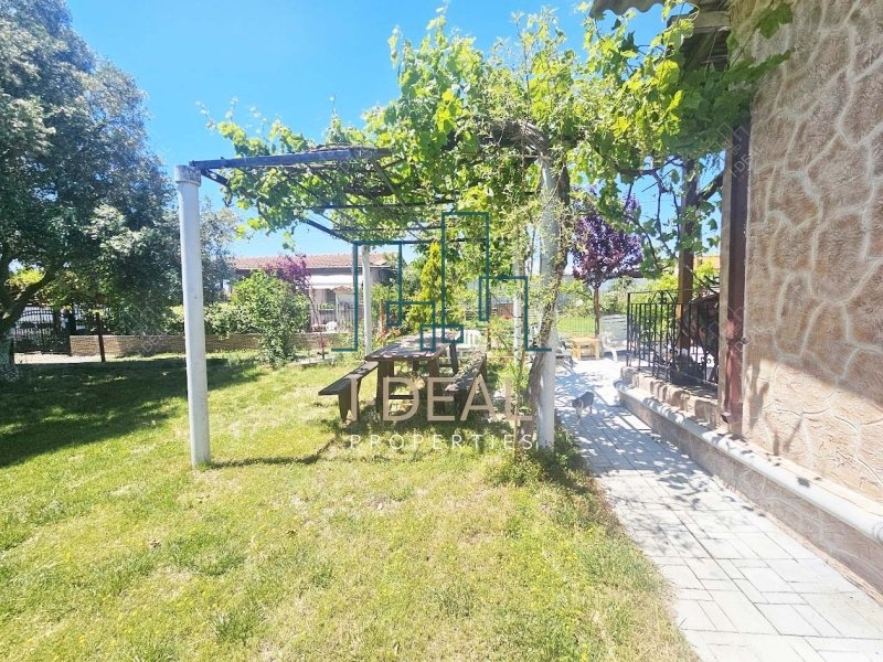 Na prodaju odvojenu kuću na parceli (parcel) · fotografija 8