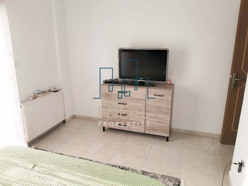 Teilung zum Verkauf in einem sehr zentralen Teil von Kato Peria, 3. Stock Penthouse mit einem schönen vi · Foto 15