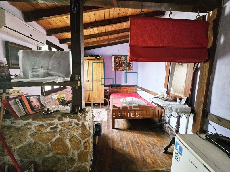 Jedinstvena kuća sa 3 sprata i dvorištem | Trilofos, Mikra · fotografija 15