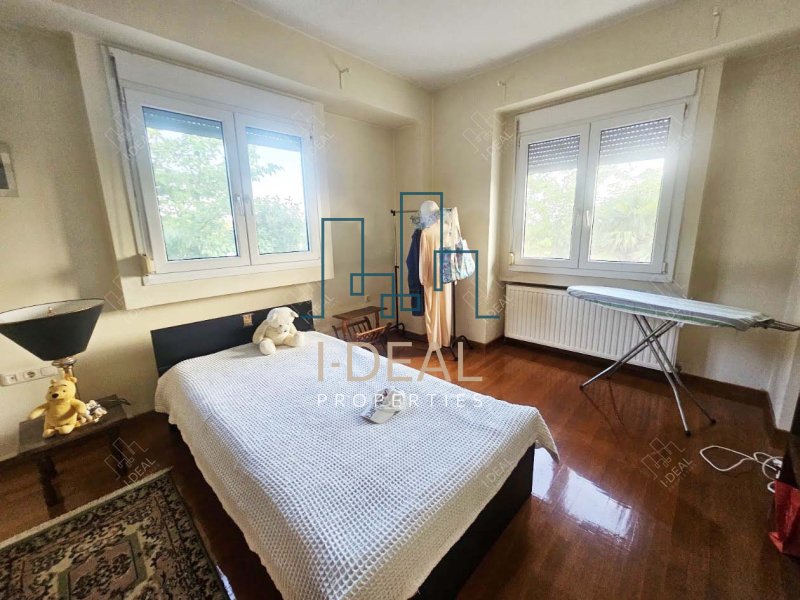 Eine seltene Gelegenheit für diejenigen, die Raum, Privatsphäre und zeitlose Qualität suchen · Foto 31