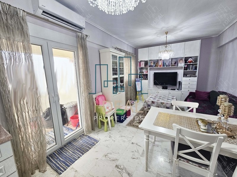 Apartment mit 3 Schlafzimmern im Zentrum von Peraia