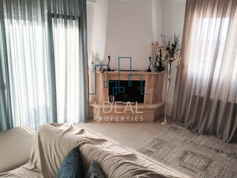 Teilung zum Verkauf in einem sehr zentralen Teil von Kato Peria, 3. Stock Penthouse mit einem schönen vi · Foto 4