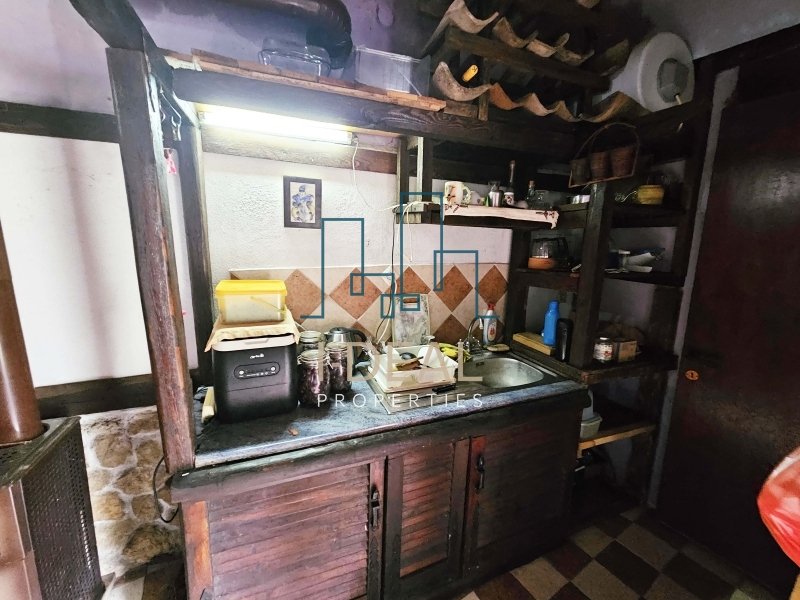 Jedinstvena kuća sa 3 sprata i dvorištem | Trilofos, Mikra · fotografija 36