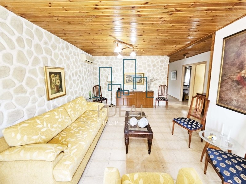 Potpuno renovirana odvojena kuća za prodaju – na zaveri | Samo 350 m od mora · fotografija 16