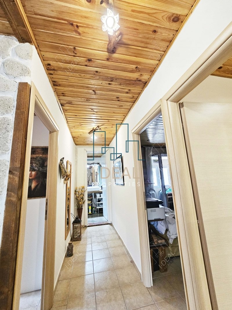 Potpuno renovirana odvojena kuća za prodaju – na zaveri | Samo 350 m od mora · fotografija 29