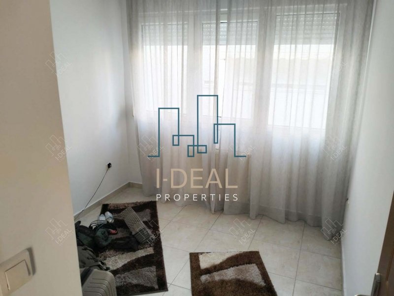 Teilung zum Verkauf in einem sehr zentralen Teil von Kato Peria, 3. Stock Penthouse mit einem schönen vi · Foto 13