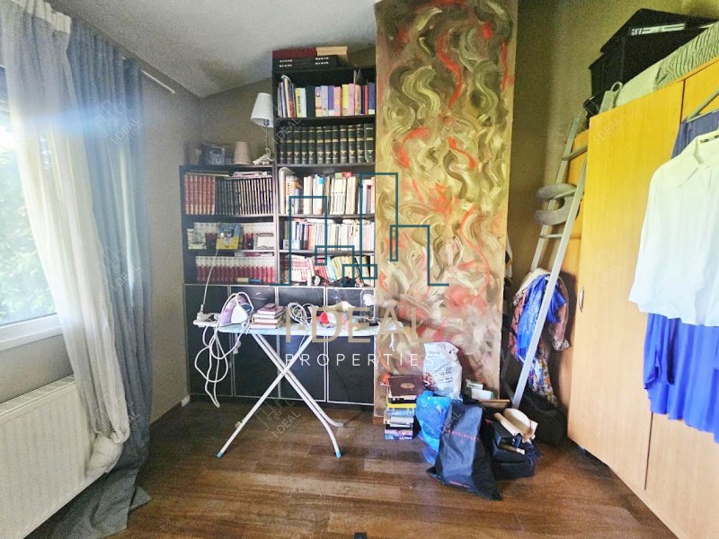 Kuća sa odvojenim stanom i vrtom u Perei · fotografija 14