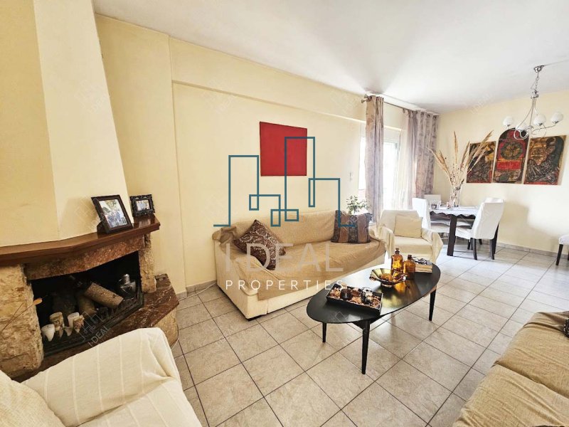 Zum Verkauf: Geräumiges Apartment mit 3 Schlafzimmern in ausgezeichnetem Zustand · Foto 2