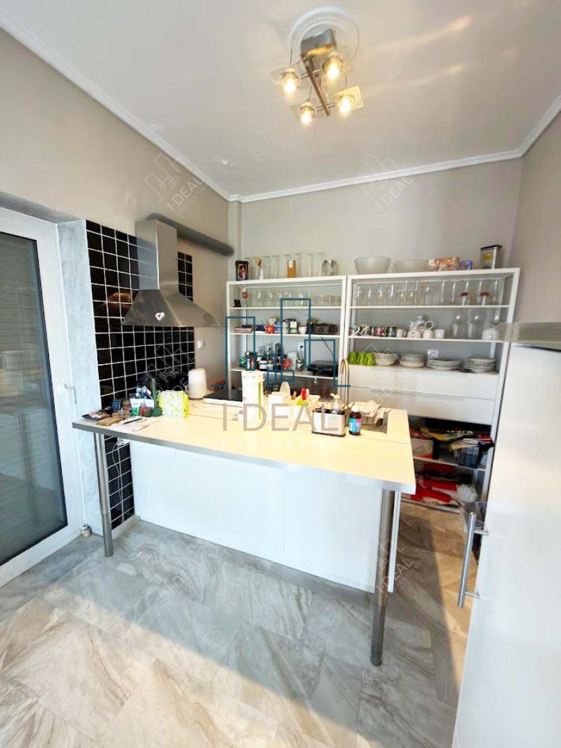 Luxus Penthouse zum Verkauf im Zentrum von Peraia mit Panoramablick auf das Meer · Foto 17