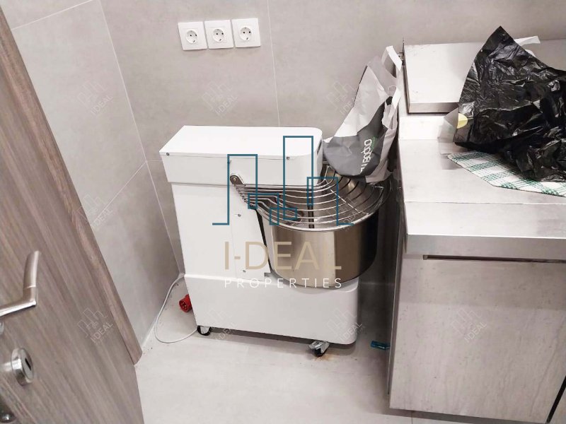 Renoviran ugostiteljski prostor u Perei · fotografija 25