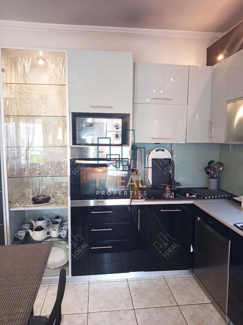 Renovirani apartman na vrhu kamile, parking i otvoren pogled – Centralna Peraija, Solunski · fotografija 8