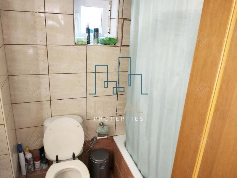 Teilung zum Verkauf in einem sehr zentralen Teil von Kato Peria, 3. Stock Penthouse mit einem schönen vi · Foto 14