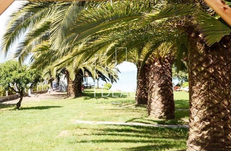 Doživite luksuz u svom najboljem životu sa ovim zadivljujućim i potpuno nameštenim hotelom · fotografija 4