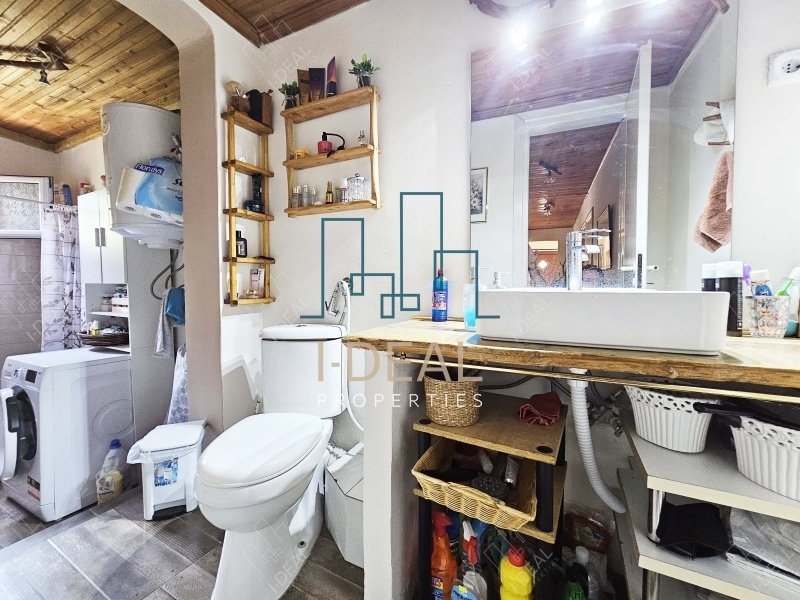 Potpuno renovirana odvojena kuća za prodaju – na zaveri | Samo 350 m od mora · fotografija 24