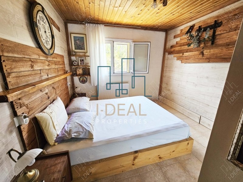 Potpuno renovirana odvojena kuća za prodaju – na zaveri | Samo 350 m od mora · fotografija 7