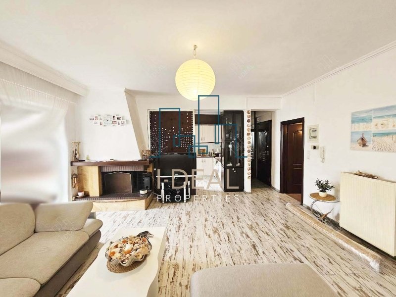 Na prodaju stan na 4. spratu pored plaže Perea