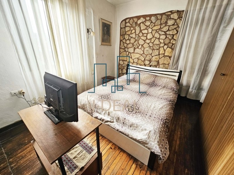 Jedinstvena kuća sa 3 sprata i dvorištem | Trilofos, Mikra · fotografija 13