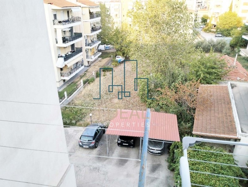 Stan sa balkonom i parkingom u Perei · fotografija 16