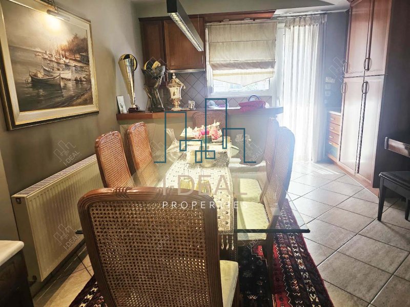 Kuća sa odvojenim stanom i vrtom u Perei · fotografija 6