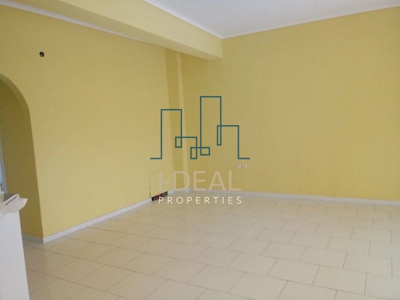 Na prodaju zgradu pored plaže Nea Epivates · fotografija 7