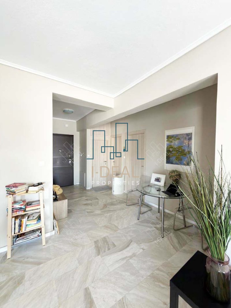 Luxus Penthouse zum Verkauf im Zentrum von Peraia mit Panoramablick auf das Meer · Foto 5