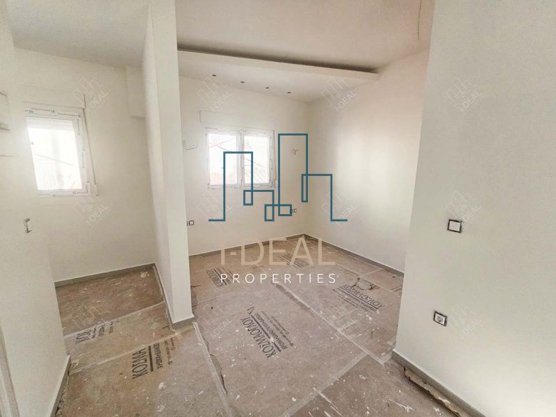 Luxus-Wohnung am Meer zum Verkauf in Agia Triada, Thessaloniki – 90 m vom Strand entfernt – komplett renoviert und möbliert (Feb 2026)