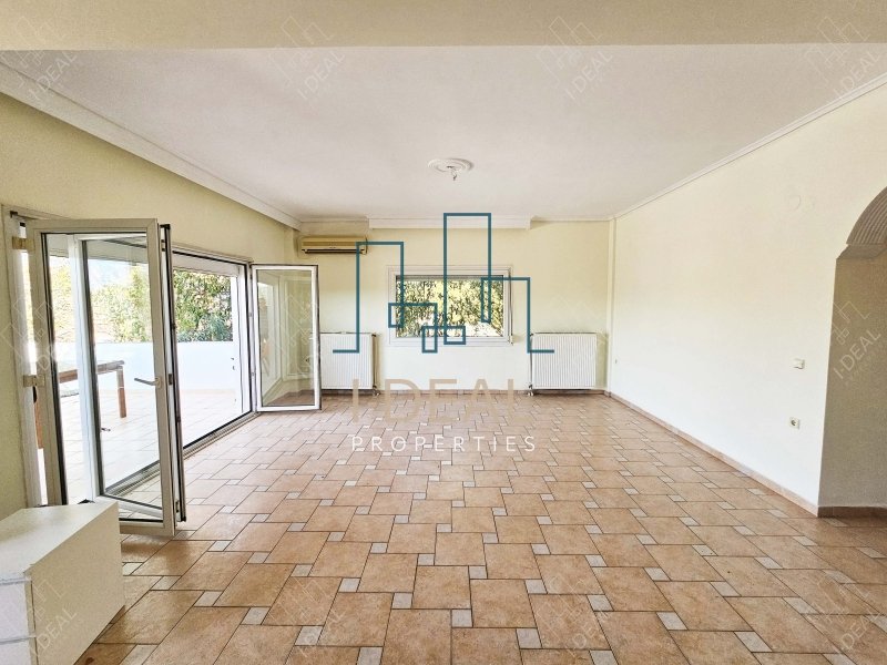 2 podovi su odvojeni od kuće sa baštom | Mikra · fotografija 2