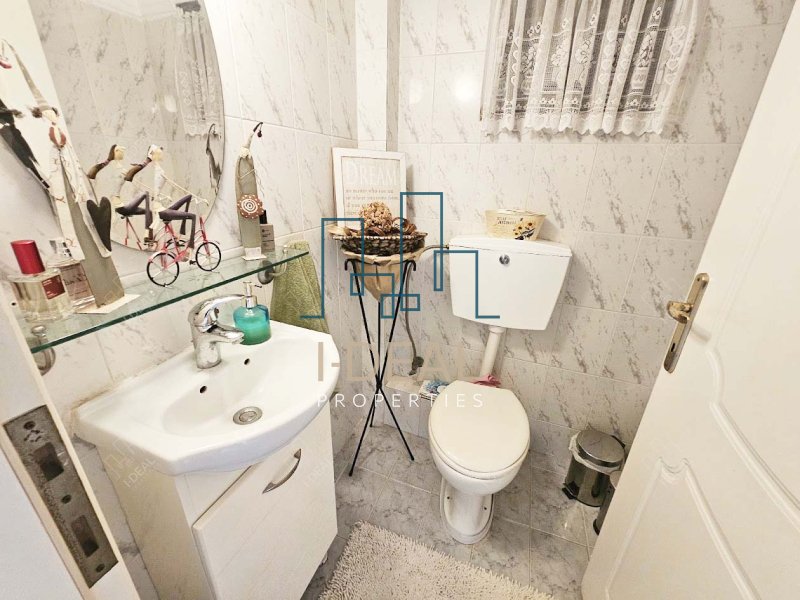 Zum Verkauf: Geräumiges Apartment mit 3 Schlafzimmern in ausgezeichnetem Zustand · Foto 19