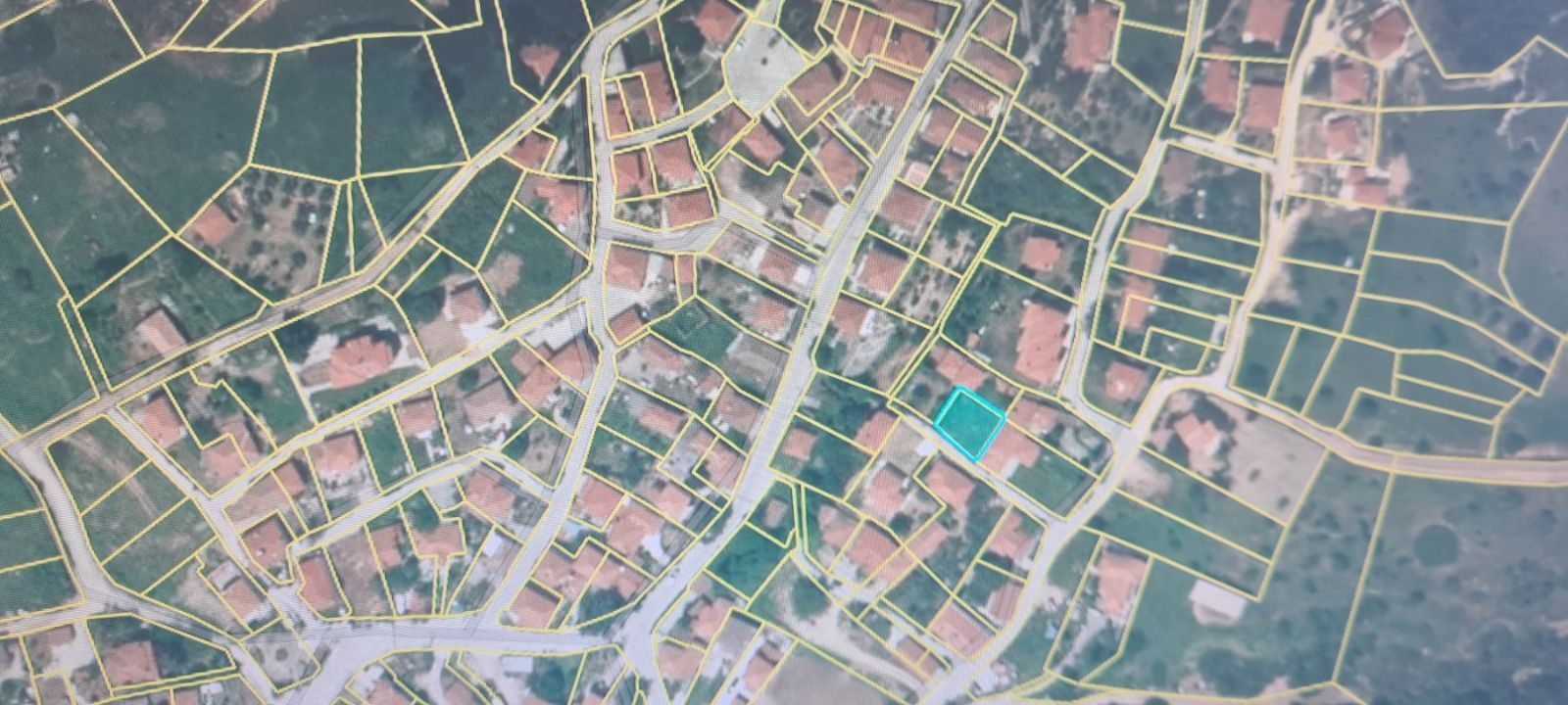 Plac na prodaju – Sitonija, Nikiti