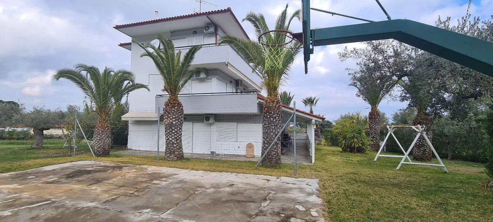 VILA – VOURVOUROU
