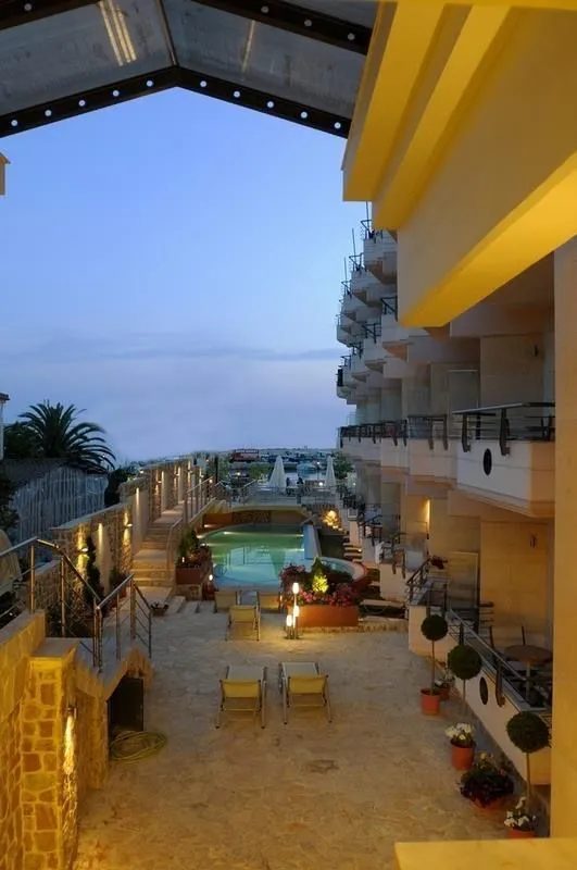 HOTEL – NEA SKIONI · fotografija 2