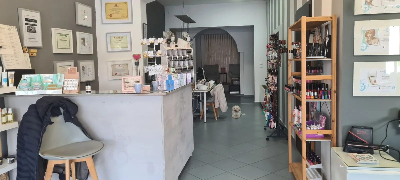 LOKAL – PARALIA NIKITI