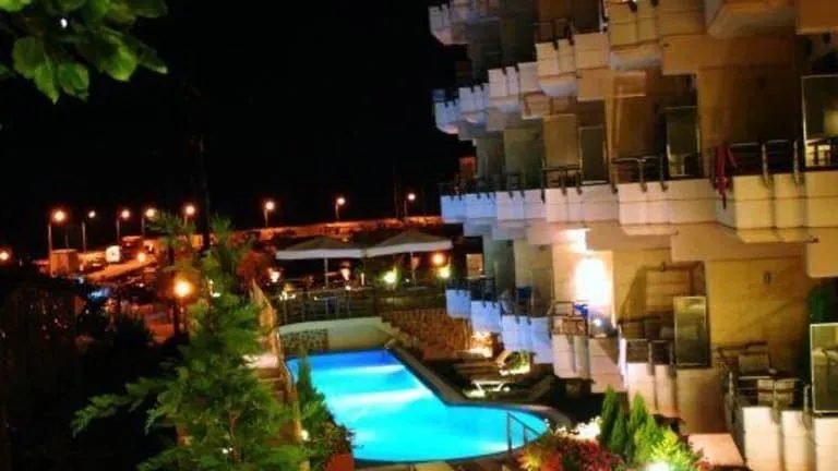 HOTEL – NEA SKIONI · fotografija 8